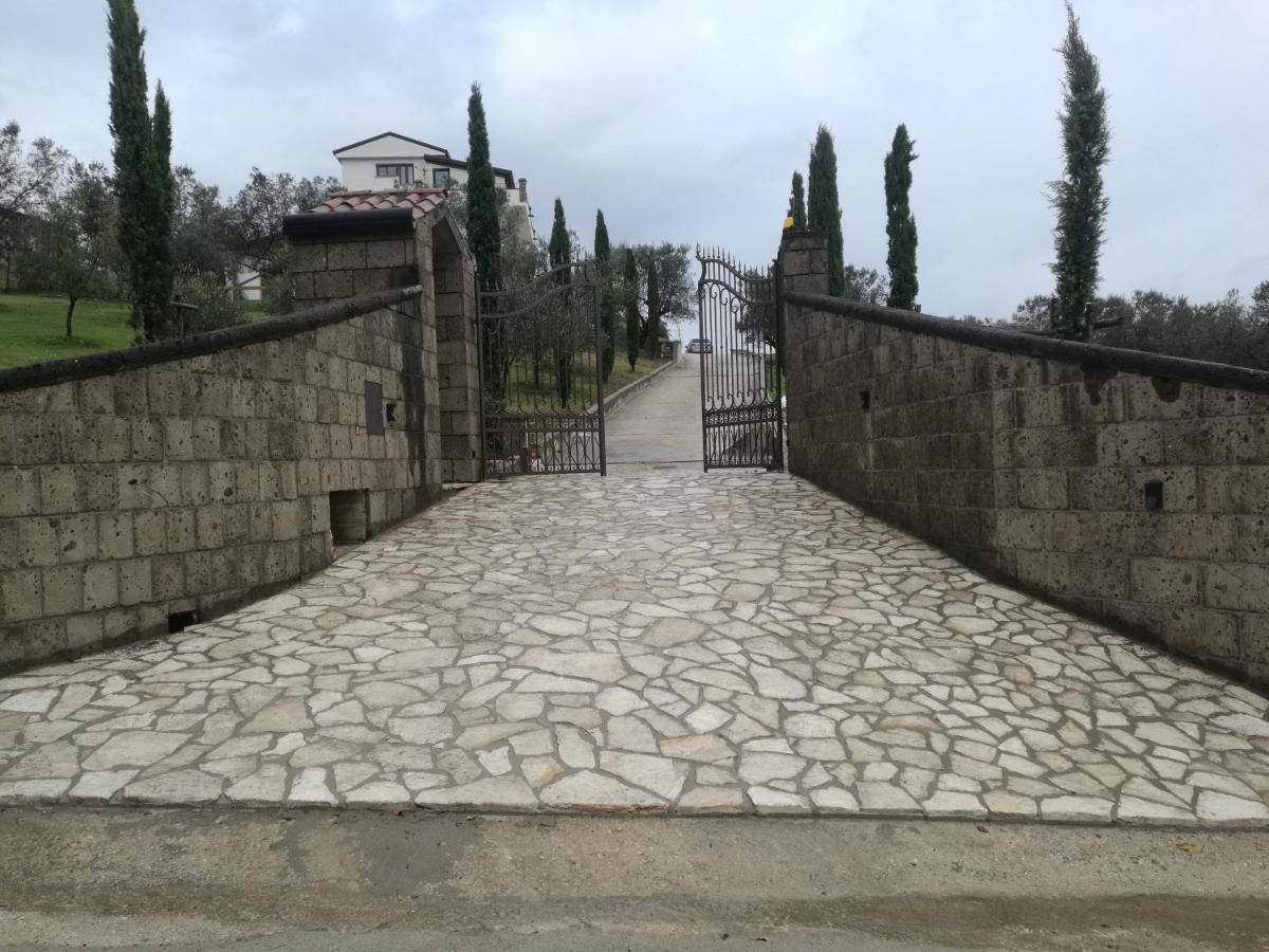 Villa Santoro Ai Tre Ulivi Con Piscina Privata Caiazzo Exterior foto